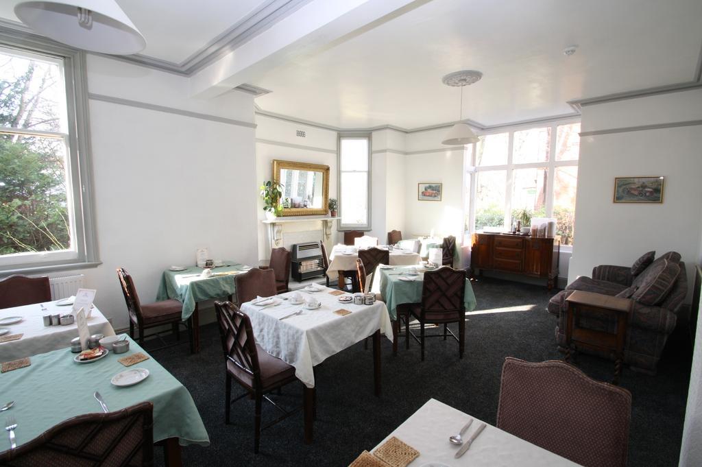 Awentsbury Hotel Near Birmingham University Екстериор снимка